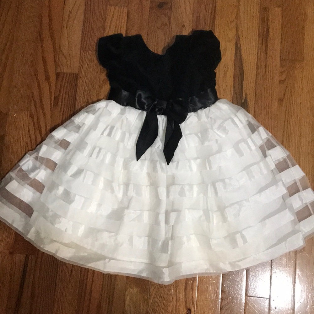 Beautiful dress size 4T